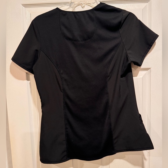 Cherokee Infinity scrub shirt - Picture 2 of 3